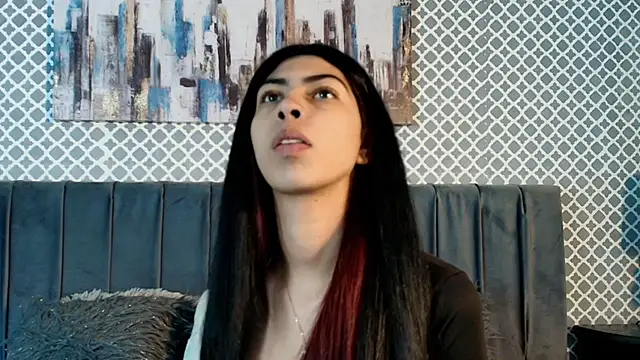 Snapshot of Cassie_bloom chatting on 7, 10, 2025 Cassie bloom online show from 7, 10, 2025
