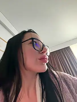 Mia Splash online show from 1, 2, 2026