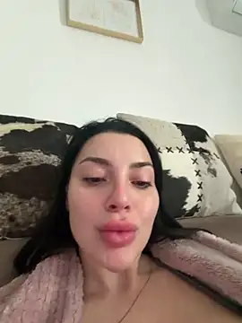 Mia Splash online show from 8, 3, 2026