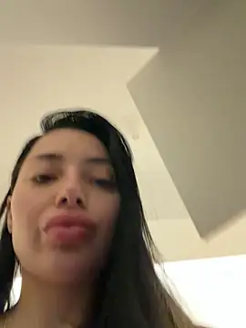 Snapshot of Mia_Splash chatting on 22, 4, 2026 Mia Splash online show from 22, 4, 2026