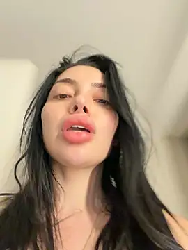 Snapshot of Mia_Splash chatting on 5, 5, 2026 Mia Splash online show from 5, 5, 2026
