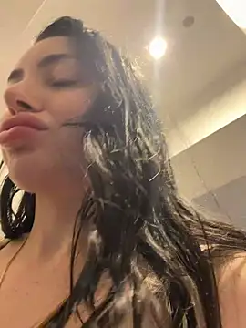 Snapshot of Mia_Splash chatting on 12, 5, 2026 Mia Splash online show from 12, 5, 2026