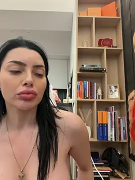 Snapshot of Mia_Splash chatting on 19, 5, 2026 Mia Splash online show from 19, 5, 2026