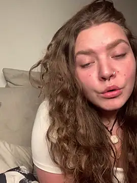 Snapshot of badcurvy chatting on 3, 3, 2025 badcurvy online show from 3, 3, 2025