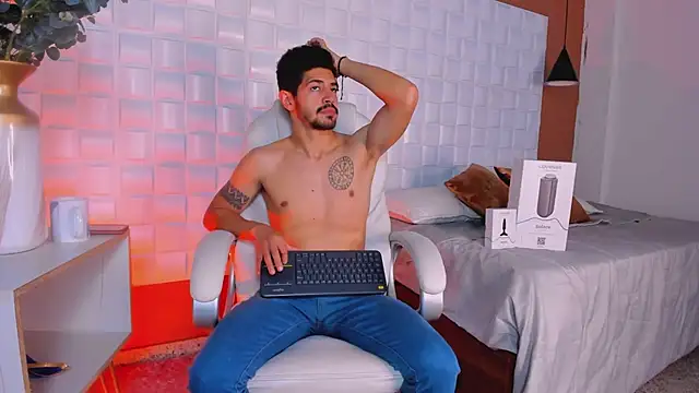 Snapshot of AlejandroStormm chatting on 23, 2, 2025 AlejandroStormm online show from 23, 2, 2025