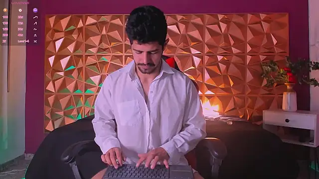 Snapshot of AlejandroStormm chatting on 25, 2, 2025 AlejandroStormm online show from 25, 2, 2025
