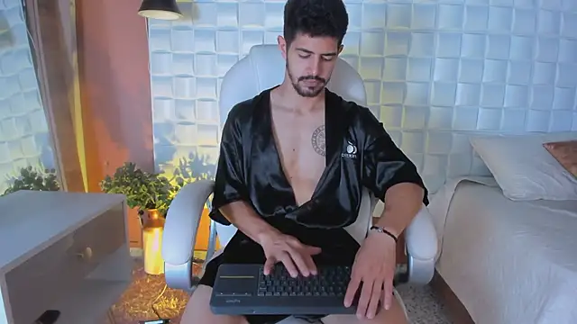 Snapshot of AlejandroStormm chatting on 18, 3, 2025 AlejandroStormm online show from 18, 3, 2025
