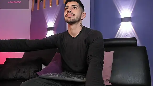 Snapshot of AlejandroStormm chatting on 21, 6, 2026 AlejandroStormm online show from 21, 6, 2026