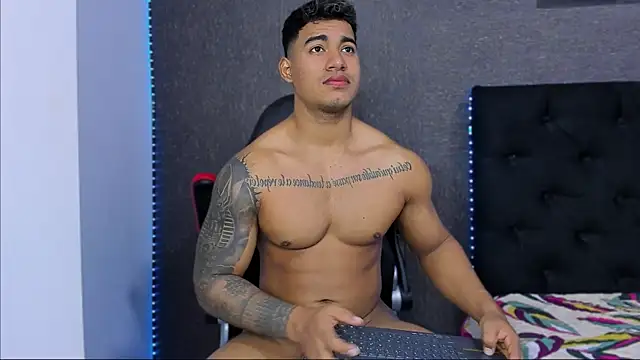 luigi hot  online show from 16, 3, 2025