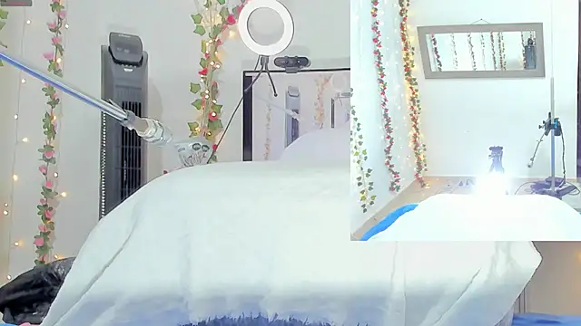 Snapshot of Genesis_Love__ chatting on 8, 10, 2025 Genesis Love online show from 8, 10, 2025