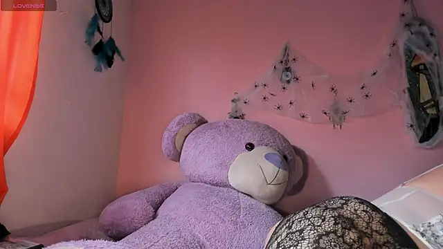 Snapshot of Maddy_Jhonsson chatting on 28, 10, 2025 Maddy Jhonsson online show from 28, 10, 2025