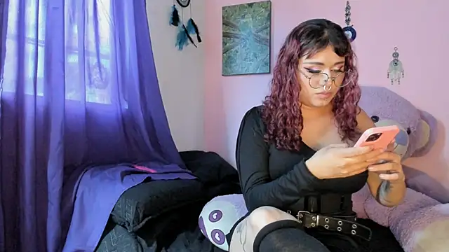 Maddy Jhonsson online show from 9, 4, 2026