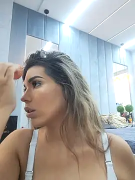 Snapshot of Bella_Posh chatting on 6, 10, 2025 Bella Posh online show from 6, 10, 2025