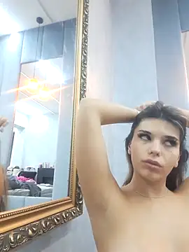 Snapshot of Bella_Posh chatting on 23, 10, 2025 Bella Posh online show from 23, 10, 2025