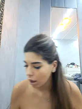 Snapshot of Bella_Posh chatting on 28, 10, 2025 Bella Posh online show from 28, 10, 2025