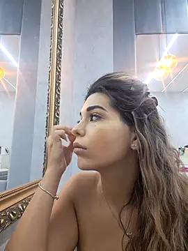 Snapshot of Bella_Posh chatting on 3, 11, 2025 Bella Posh online show from 3, 11, 2025