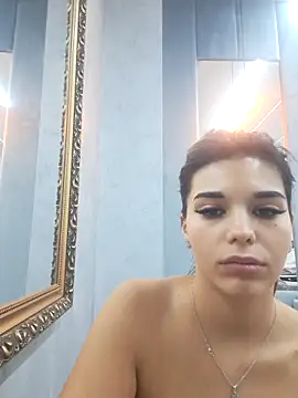 Snapshot of Bella_Posh chatting on 4, 11, 2025 Bella Posh online show from 4, 11, 2025