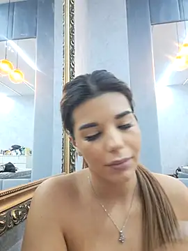 Snapshot of Bella_Posh chatting on 7, 11, 2025 Bella Posh online show from 7, 11, 2025