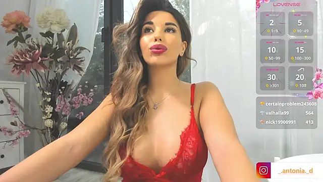 Snapshot of Bella_Posh chatting on 10, 11, 2025 Bella Posh online show from 10, 11, 2025