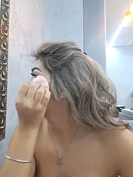 Snapshot of Bella_Posh chatting on 21, 11, 2025 Bella Posh online show from 21, 11, 2025