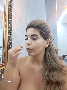 Snapshot of Bella_Posh chatting on 27, 11, 2025 Bella Posh online show from 27, 11, 2025