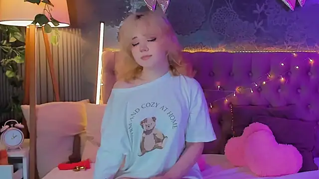 EmilyAngells online show from 2, 4, 2026