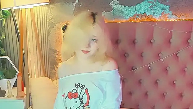 Snapshot of EmilyAngells chatting on 17, 7, 2026 EmilyAngells online show from 17, 7, 2026