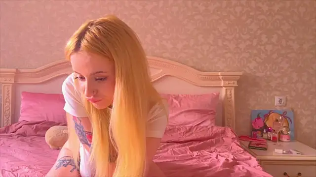 Snapshot of _BunnyDollStella_ chatting on 24, 9, 2025 BunnyDollStella online show from 24, 9, 2025