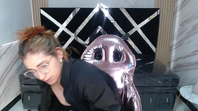 Snapshot of Angeles_v chatting on 9, 3, 2025 Angeles v online show from 9, 3, 2025