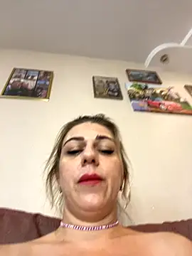 Snapshot of Lusi_Luxary chatting on 23, 10, 2025 Lusi Luxary online show from 23, 10, 2025