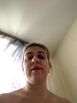 Snapshot of Lusi_Luxary chatting on 13, 11, 2025 Lusi Luxary online show from 13, 11, 2025