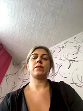 Snapshot of Lusi_Luxary chatting on 15, 11, 2025 Lusi Luxary online show from 15, 11, 2025