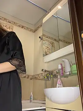 Snapshot of Lusi_Luxary chatting on 26, 11, 2025 Lusi Luxary online show from 26, 11, 2025