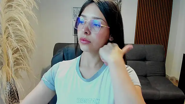 Snapshot of angeline_davies chatting on 23, 9, 2025 angeline davies online show from 23, 9, 2025