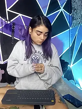 ChloeAllennn online show from 18, 9, 2025