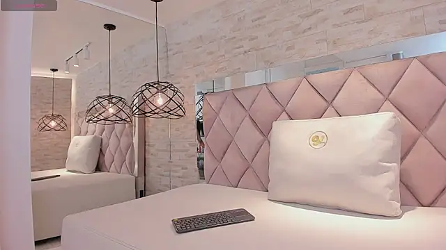 celene midnight online show from 14, 3, 2025