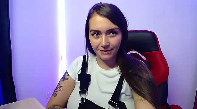 Luna kitty online show from 25, 2, 2025