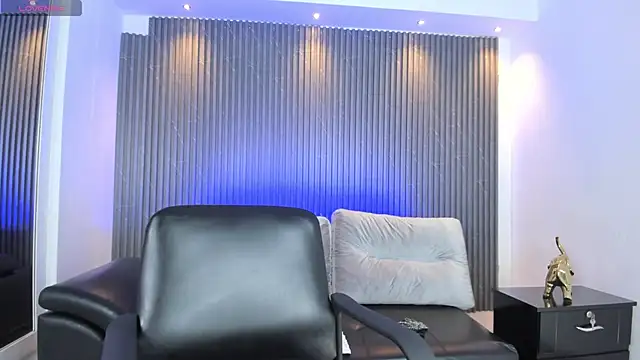 Ivaannaa  online show from 2, 10, 2025