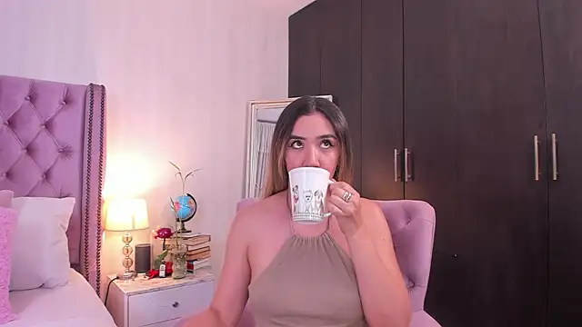 natashaleightt online show from 20, 3, 2025