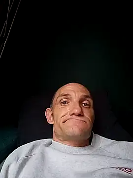 Snapshot of Machura chatting on 8, 5, 2026 Machura online show from 8, 5, 2026