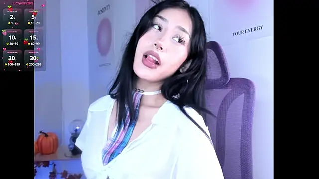 Snapshot of MiaWilsson_ chatting on 5, 11, 2025 MiaWilsson online show from 5, 11, 2025