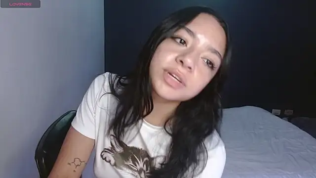 Snapshot of hellokitty__valery chatting on 11, 10, 2025 hellokitty valery online show from 11, 10, 2025