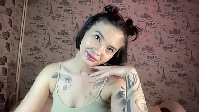 Just Scarlet  online show from 24, 10, 2025