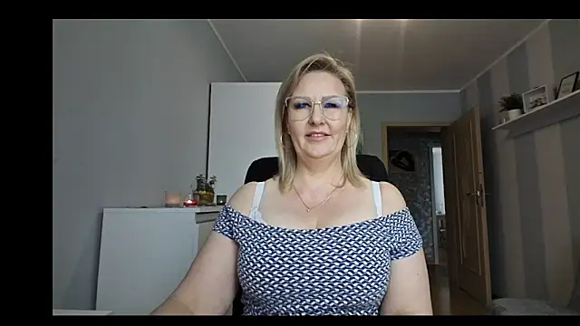 Snapshot of DianaLive chatting on 11, 2, 2026 DianaLive online show from 11, 2, 2026