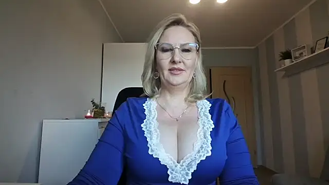 Snapshot of DianaLive chatting on 3, 3, 2026 DianaLive online show from 3, 3, 2026