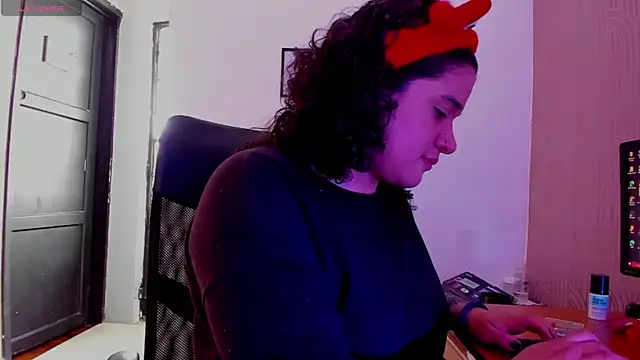 BloodyMaary  online show from 11, 11, 2025