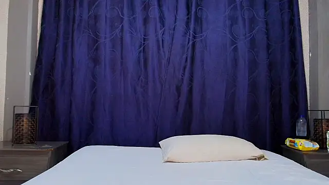 Effie cooper online show from 11, 3, 2025