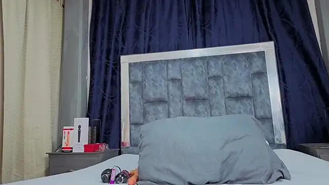 Effie cooper online show from 20, 9, 2025