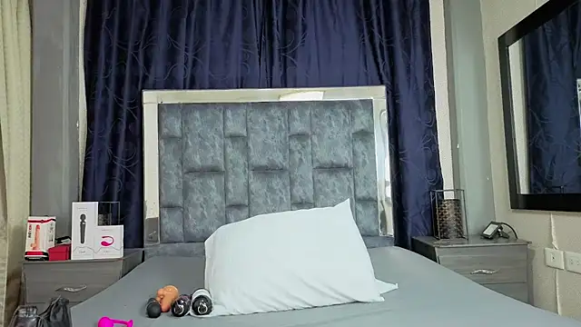 Effie cooper online show from 3, 10, 2025