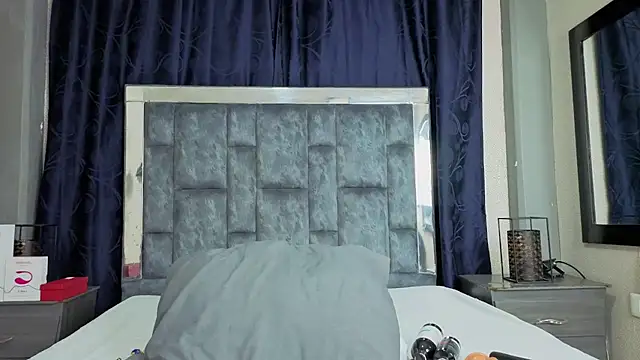 Effie cooper online show from 15, 10, 2025